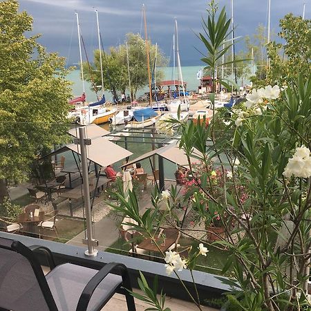 Calypso Lakeside Rooms & Lux Apartments Siofok Dış mekan fotoğraf