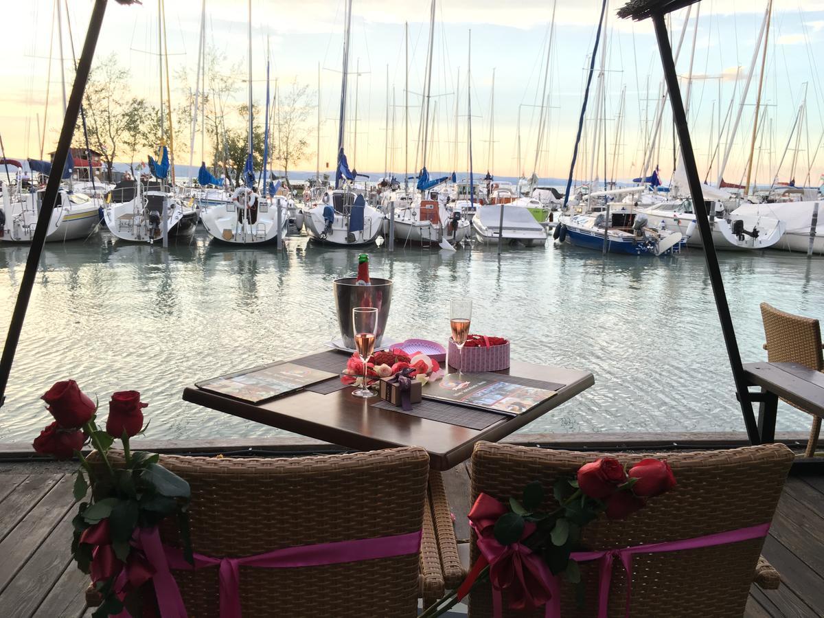 Calypso Lakeside Rooms & Lux Apartments Siofok Dış mekan fotoğraf