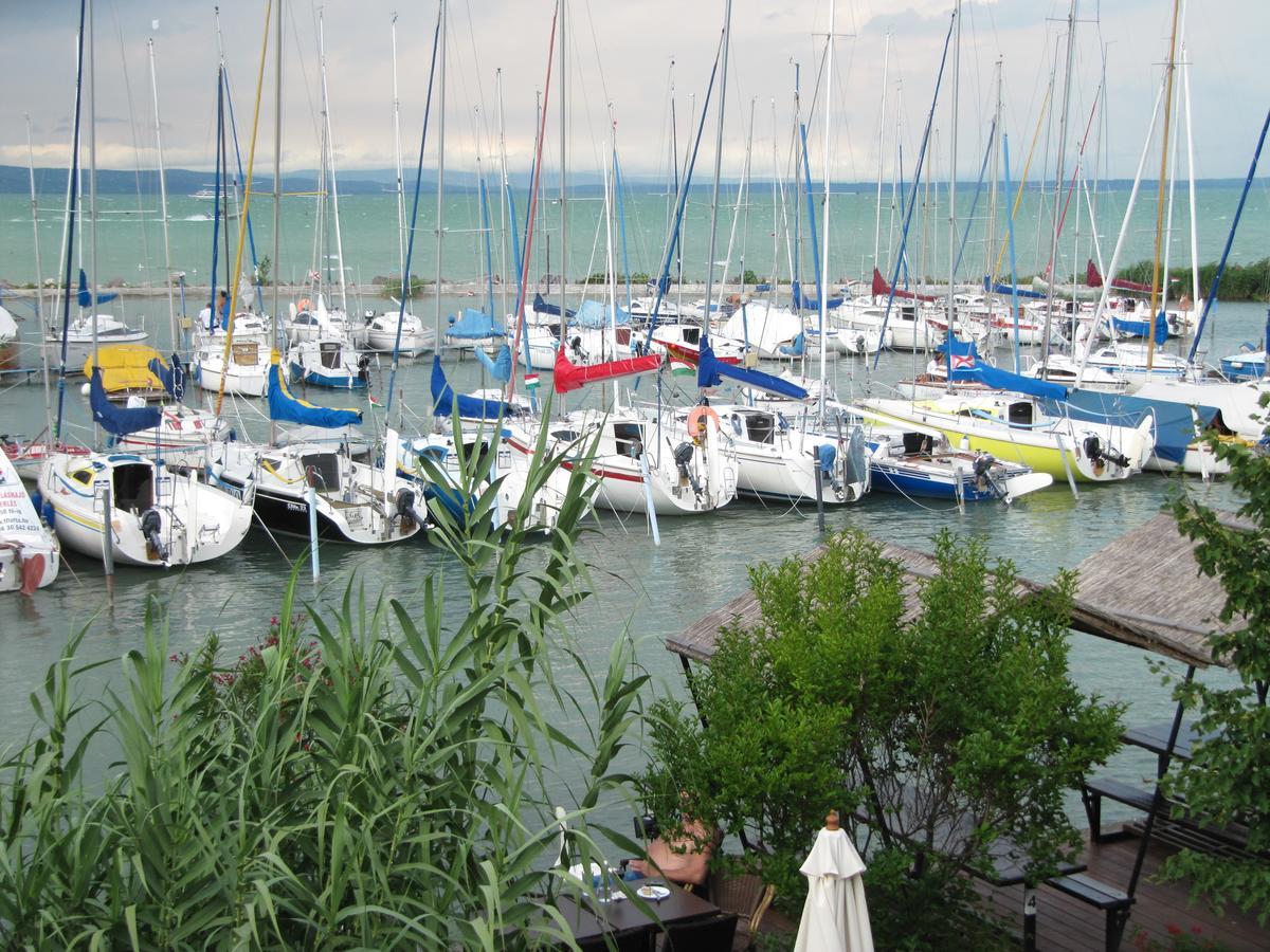 Calypso Lakeside Rooms & Lux Apartments Siofok Dış mekan fotoğraf