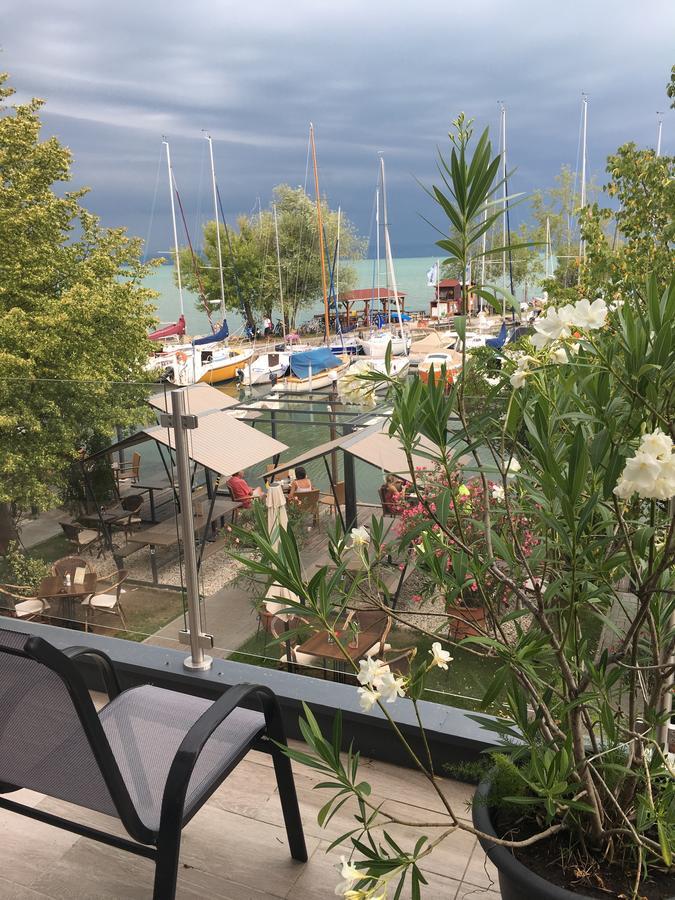 Calypso Lakeside Rooms & Lux Apartments Siofok Dış mekan fotoğraf