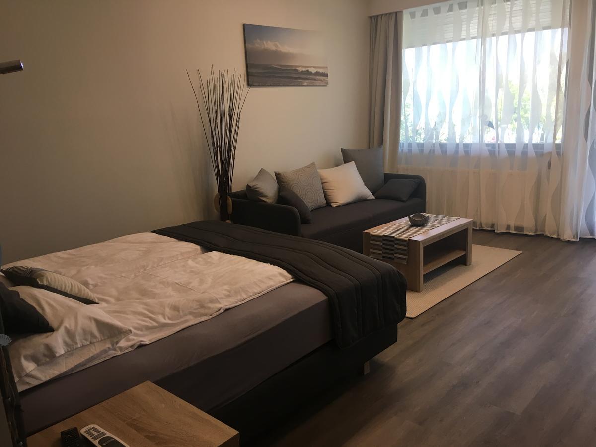 Calypso Lakeside Rooms & Lux Apartments Siofok Dış mekan fotoğraf