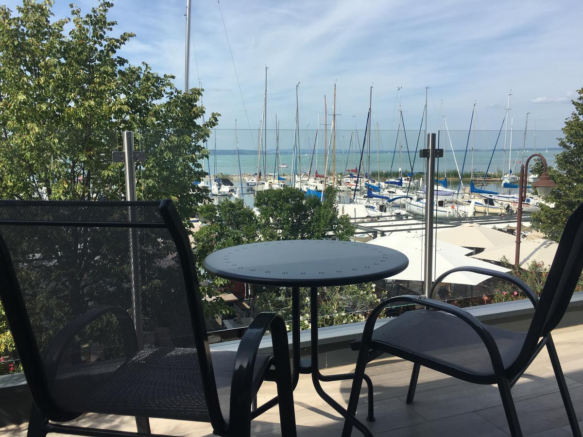 Calypso Lakeside Rooms & Lux Apartments Siofok Dış mekan fotoğraf