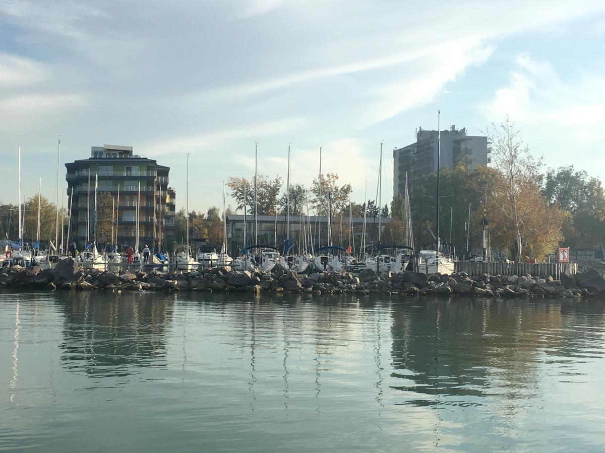 Calypso Lakeside Rooms & Lux Apartments Siofok Dış mekan fotoğraf