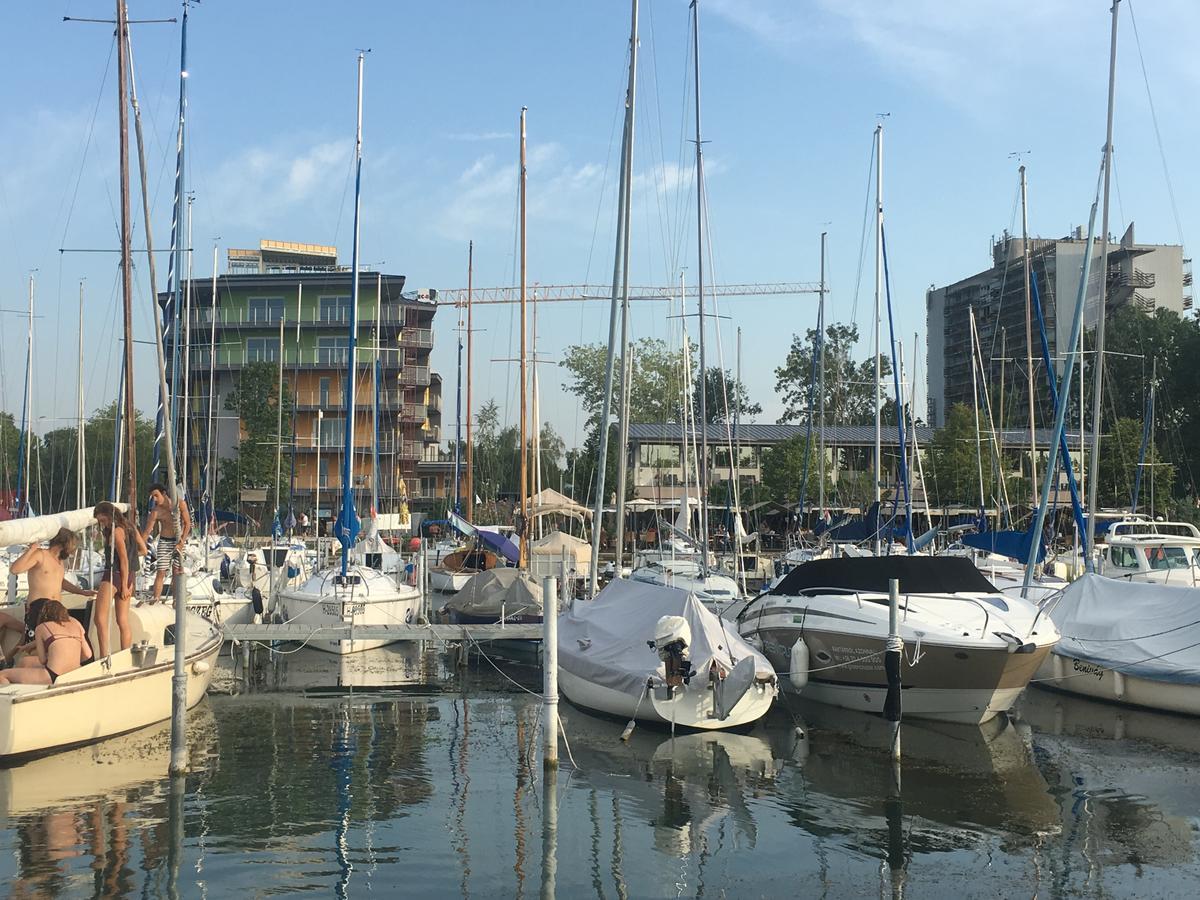 Calypso Lakeside Rooms & Lux Apartments Siofok Dış mekan fotoğraf