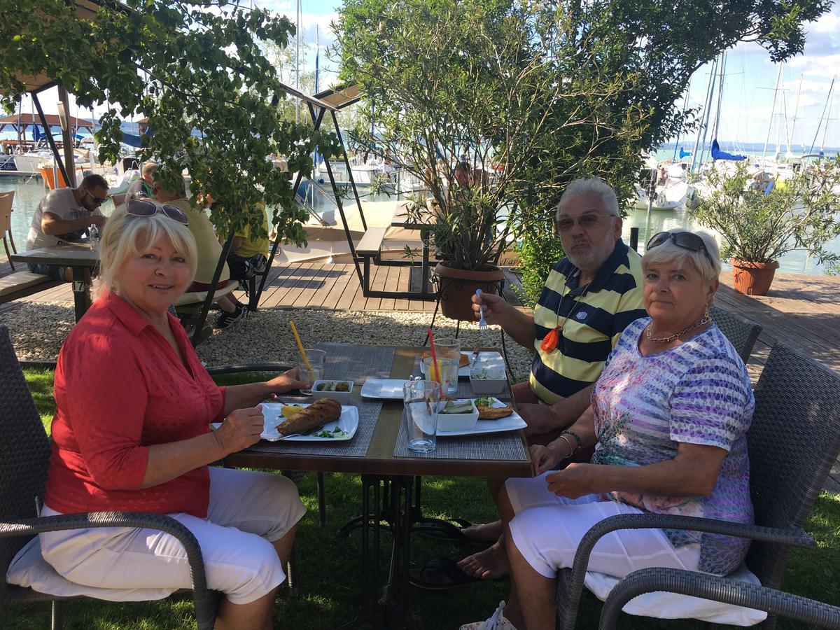 Calypso Lakeside Rooms & Lux Apartments Siofok Dış mekan fotoğraf