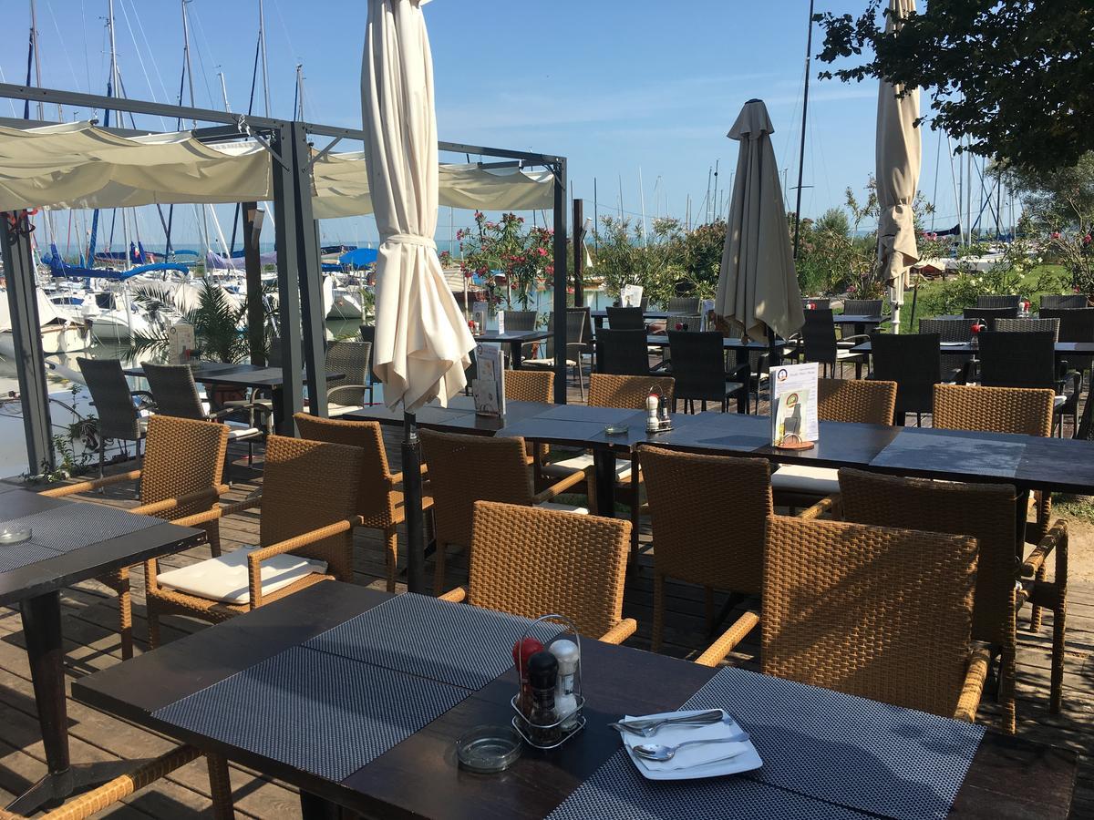 Calypso Lakeside Rooms & Lux Apartments Siofok Dış mekan fotoğraf