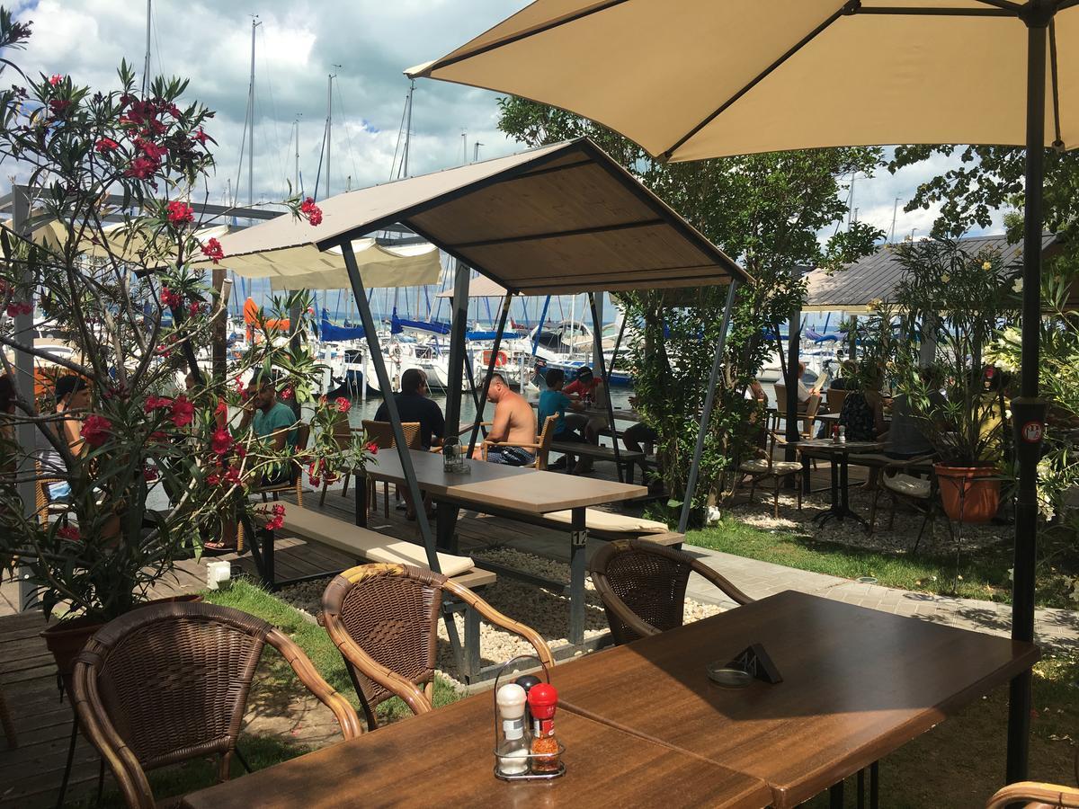 Calypso Lakeside Rooms & Lux Apartments Siofok Dış mekan fotoğraf