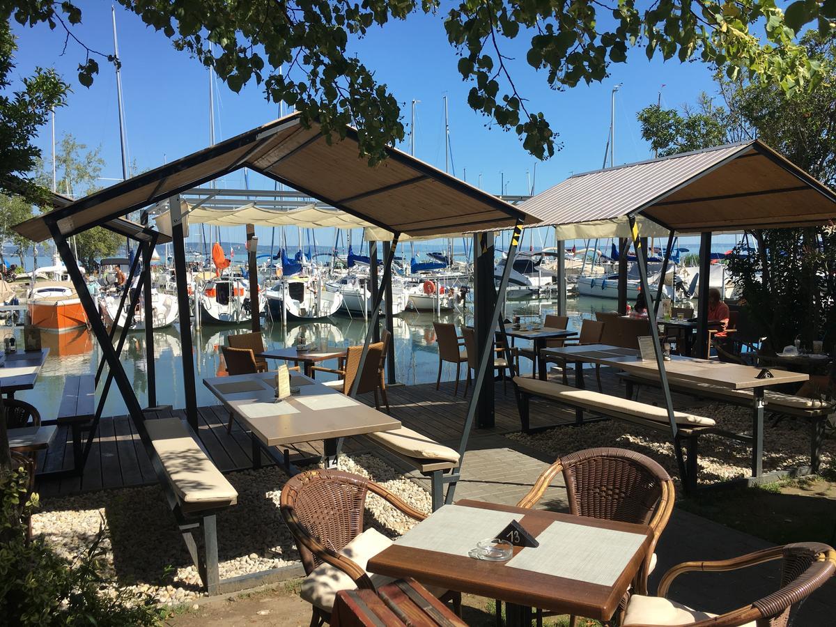 Calypso Lakeside Rooms & Lux Apartments Siofok Dış mekan fotoğraf