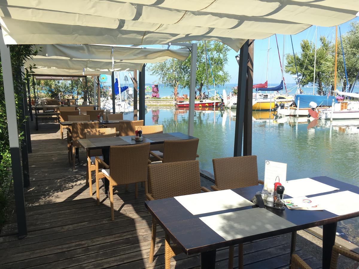 Calypso Lakeside Rooms & Lux Apartments Siofok Dış mekan fotoğraf