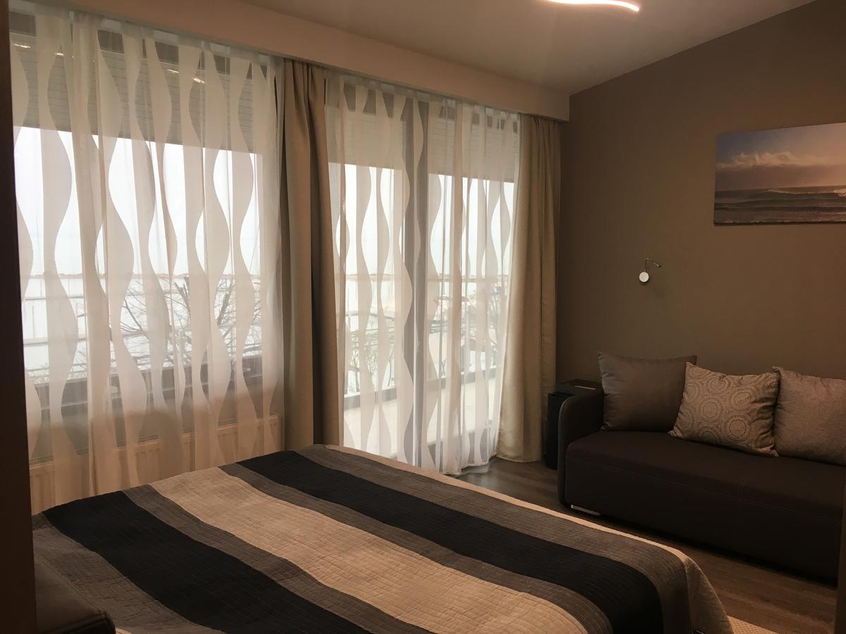 Calypso Lakeside Rooms & Lux Apartments Siofok Dış mekan fotoğraf