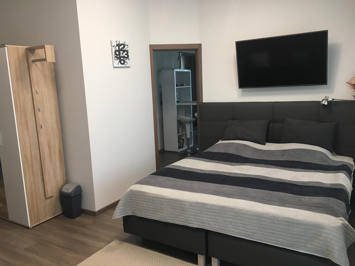 Calypso Lakeside Rooms & Lux Apartments Siofok Dış mekan fotoğraf