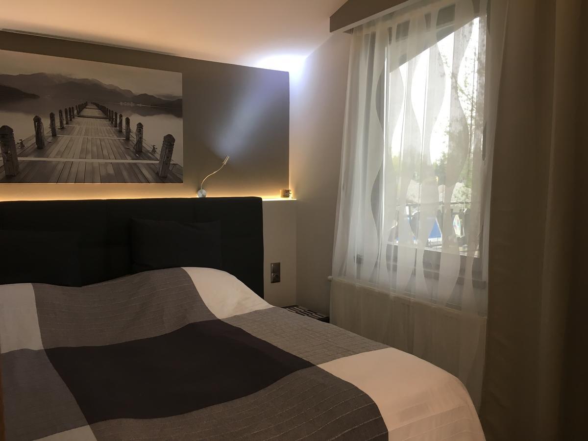Calypso Lakeside Rooms & Lux Apartments Siofok Dış mekan fotoğraf