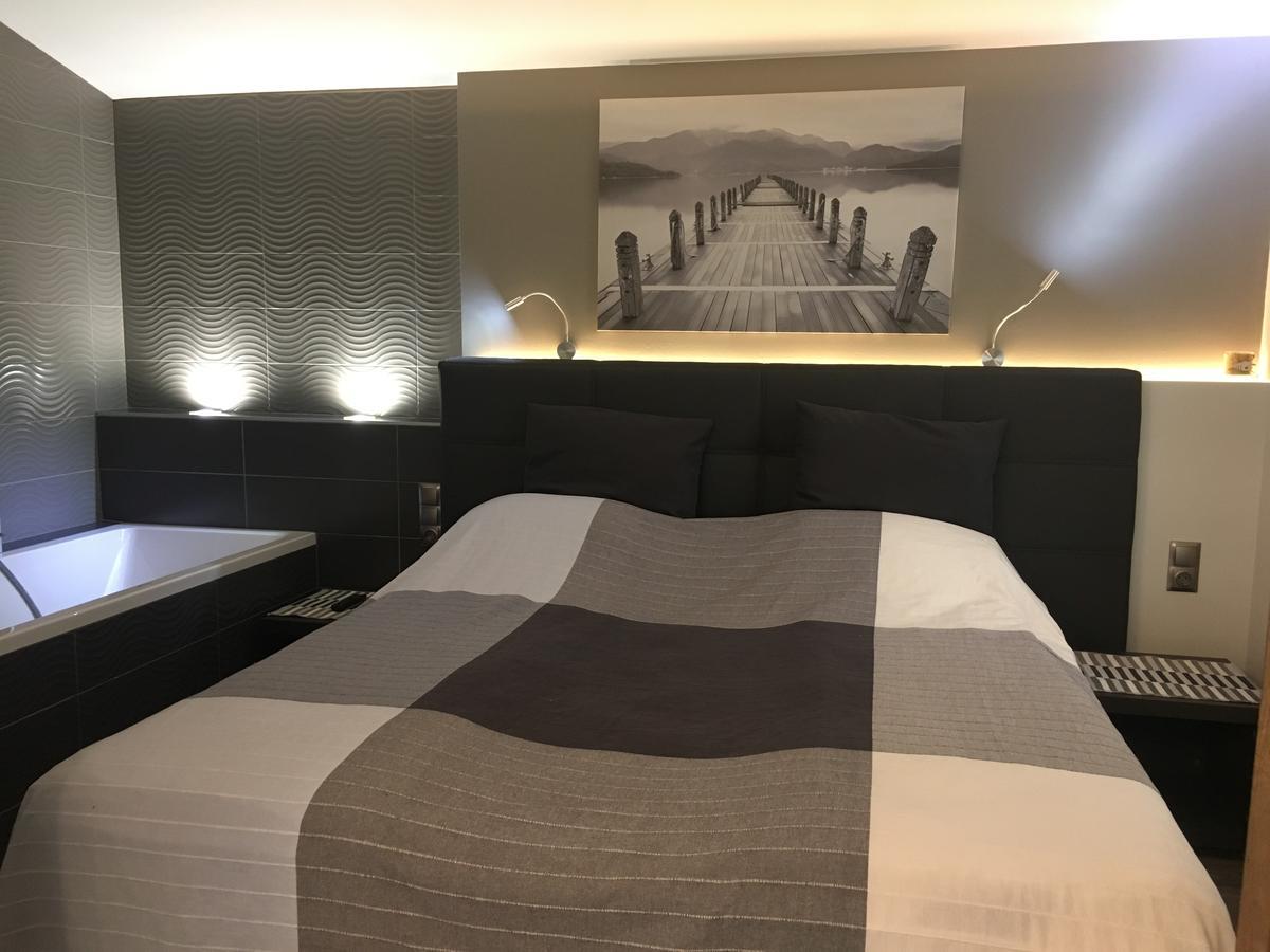 Calypso Lakeside Rooms & Lux Apartments Siofok Dış mekan fotoğraf