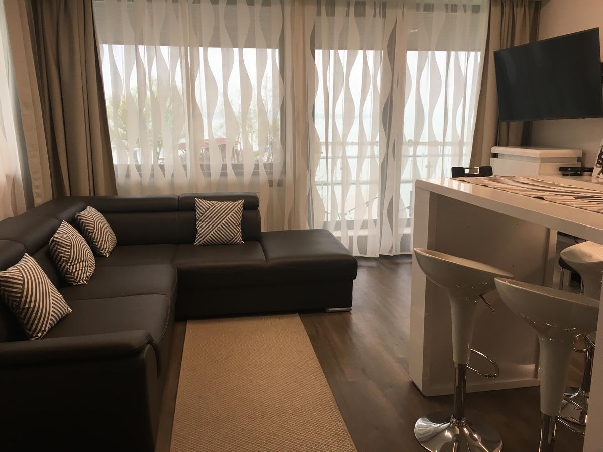 Calypso Lakeside Rooms & Lux Apartments Siofok Dış mekan fotoğraf