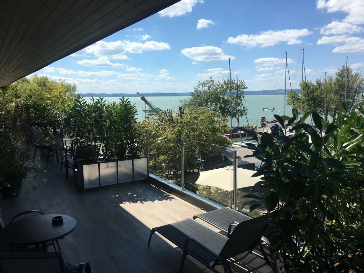 Calypso Lakeside Rooms & Lux Apartments Siofok Dış mekan fotoğraf