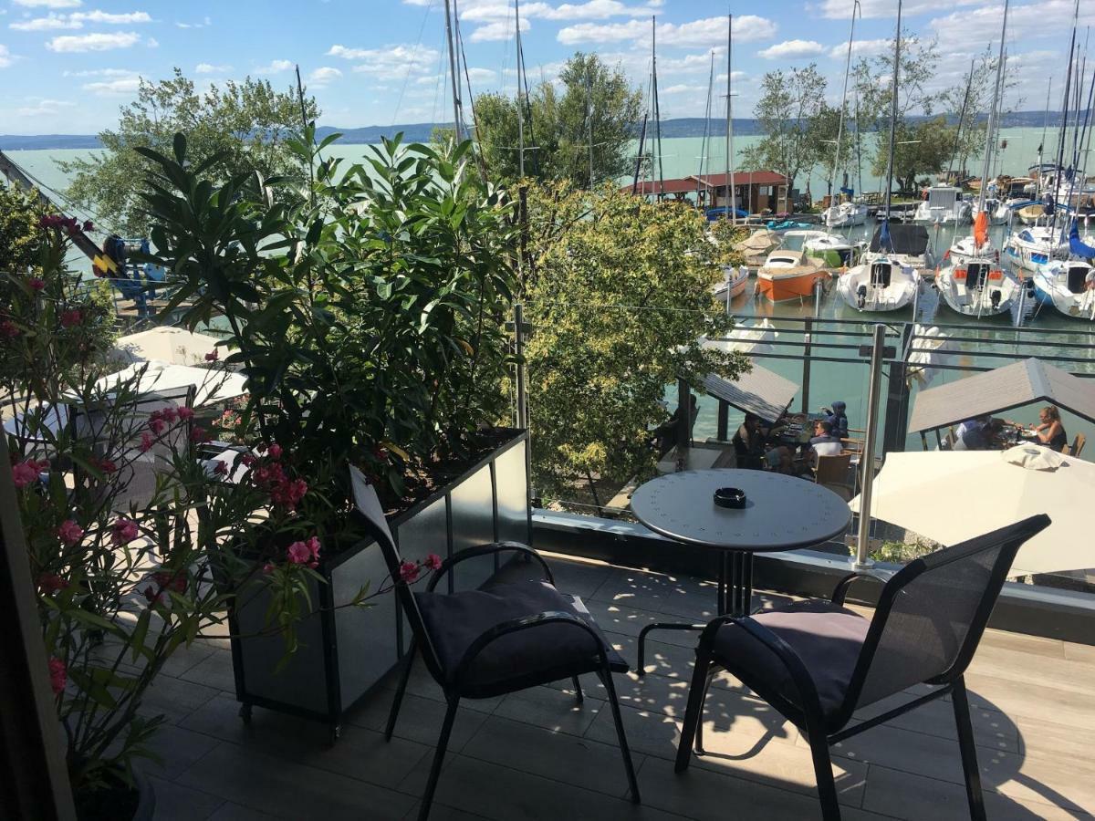 Calypso Lakeside Rooms & Lux Apartments Siofok Dış mekan fotoğraf