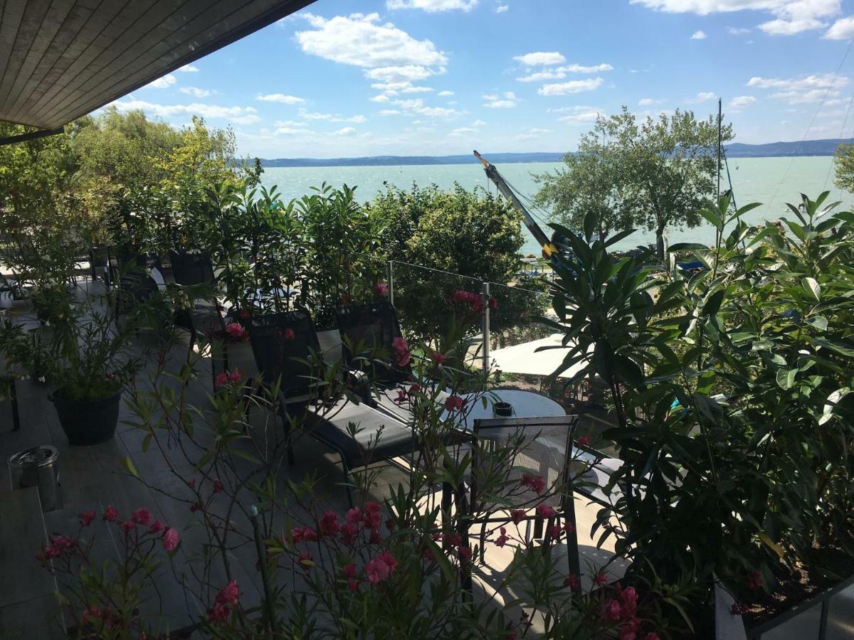 Calypso Lakeside Rooms & Lux Apartments Siofok Dış mekan fotoğraf