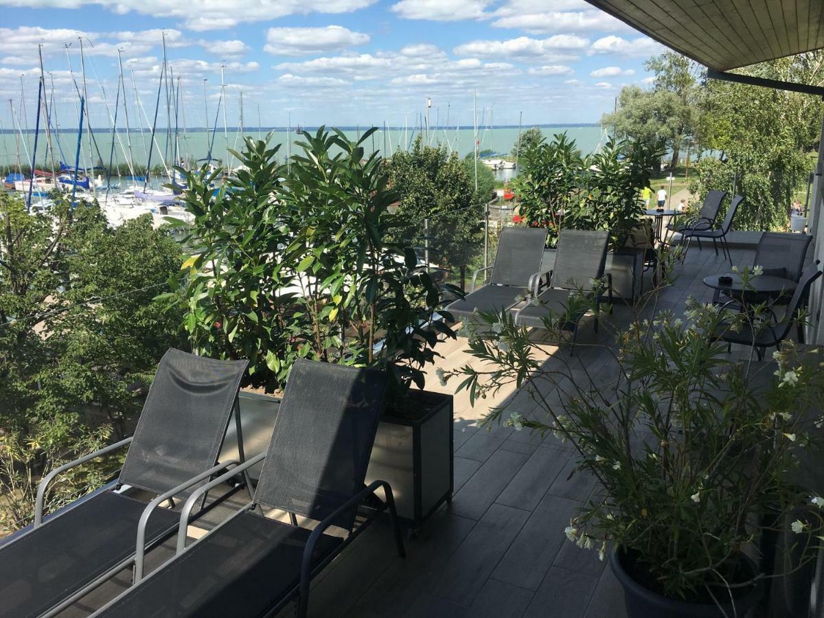 Calypso Lakeside Rooms & Lux Apartments Siofok Dış mekan fotoğraf